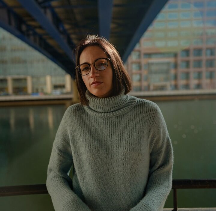 Kurtki damskie w trendach: styl, kolor i elegancja na jesień 2025